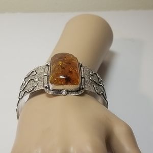 ELEGANT AMBER BRACELET NWOT